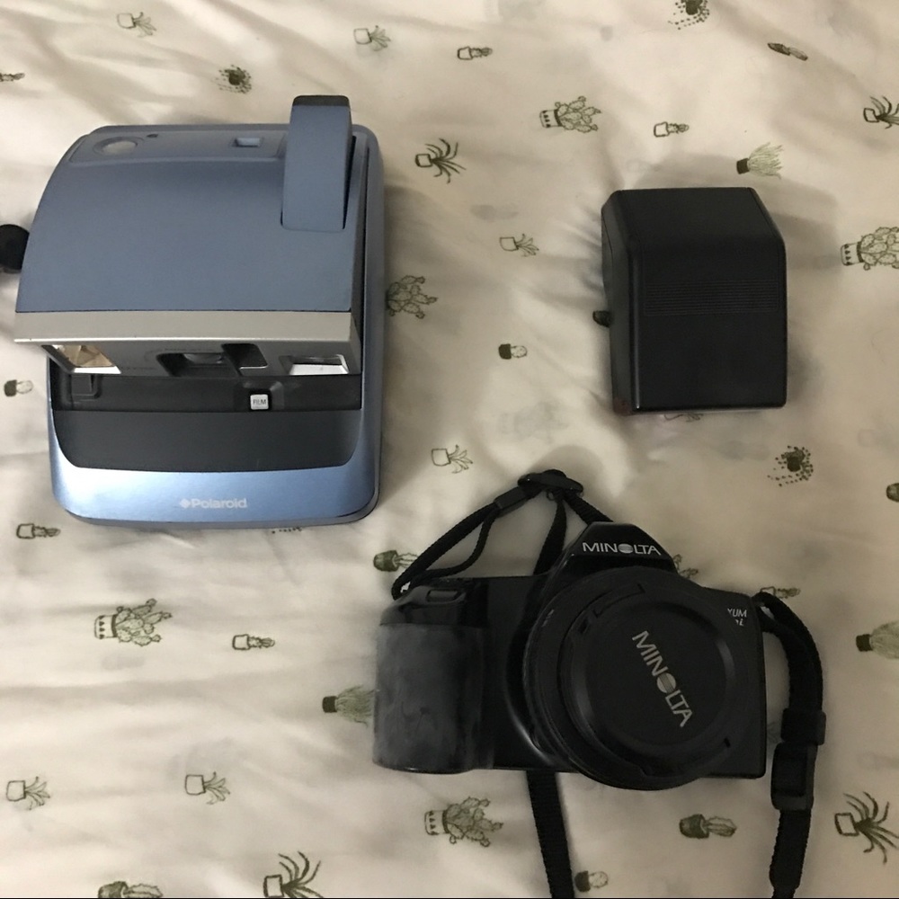 Minolta & polaroid film cameras (display)